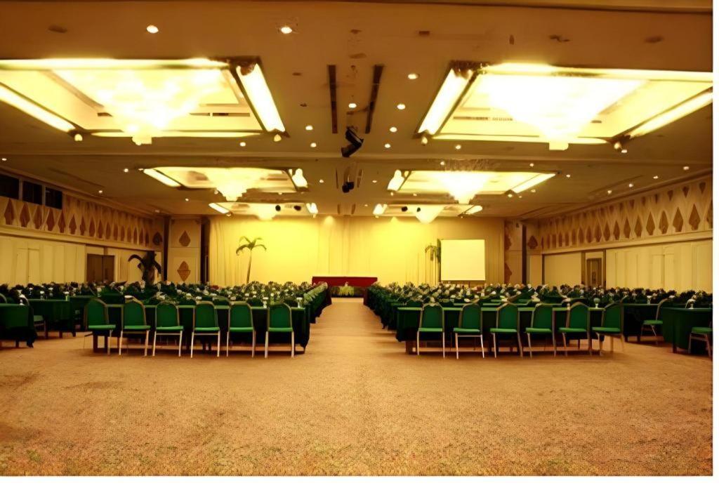Kartika Chandra Hotel Cakarta Dış mekan fotoğraf