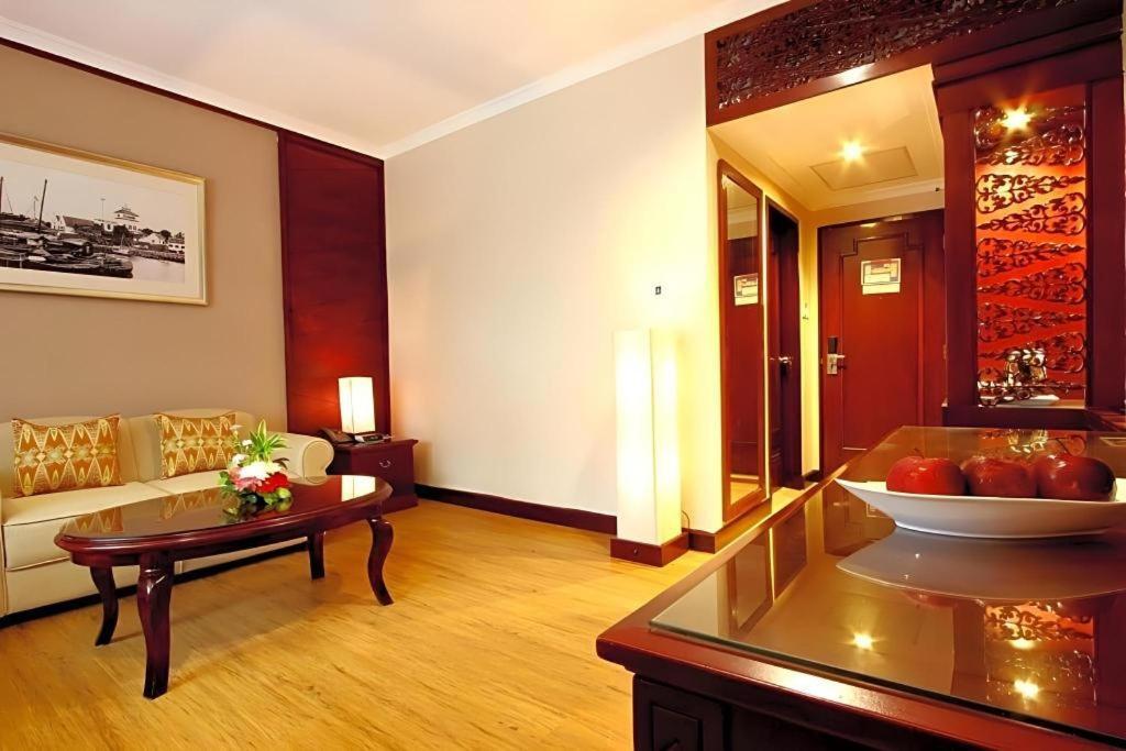 Kartika Chandra Hotel Cakarta Dış mekan fotoğraf