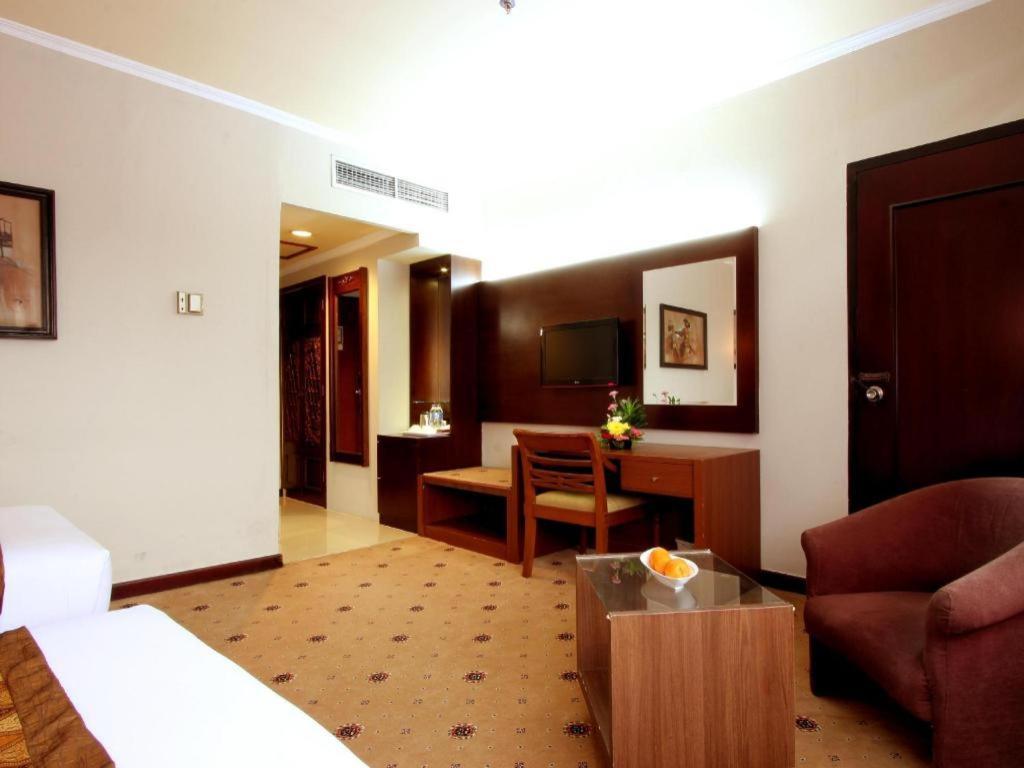 Kartika Chandra Hotel Cakarta Dış mekan fotoğraf