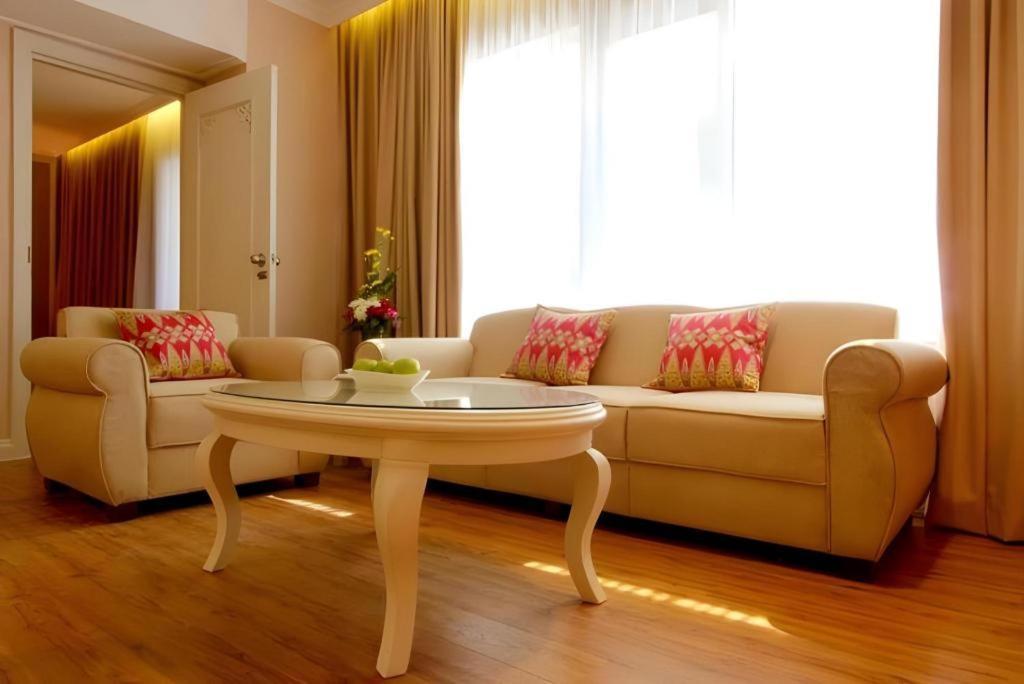 Kartika Chandra Hotel Cakarta Dış mekan fotoğraf
